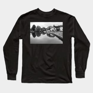 Rising Sun Pub on the bank of the River Bure Long Sleeve T-Shirt